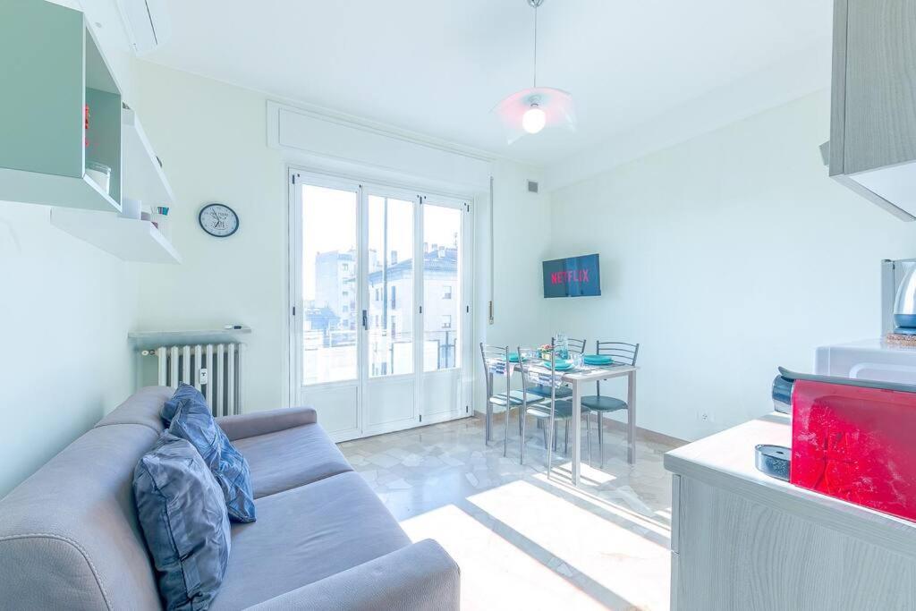 Navigli - Downtown - Duomo Spacious Two Bedroom Apartment - Close To Metro - Ac - Wi-Fi 밀라노 외부 사진