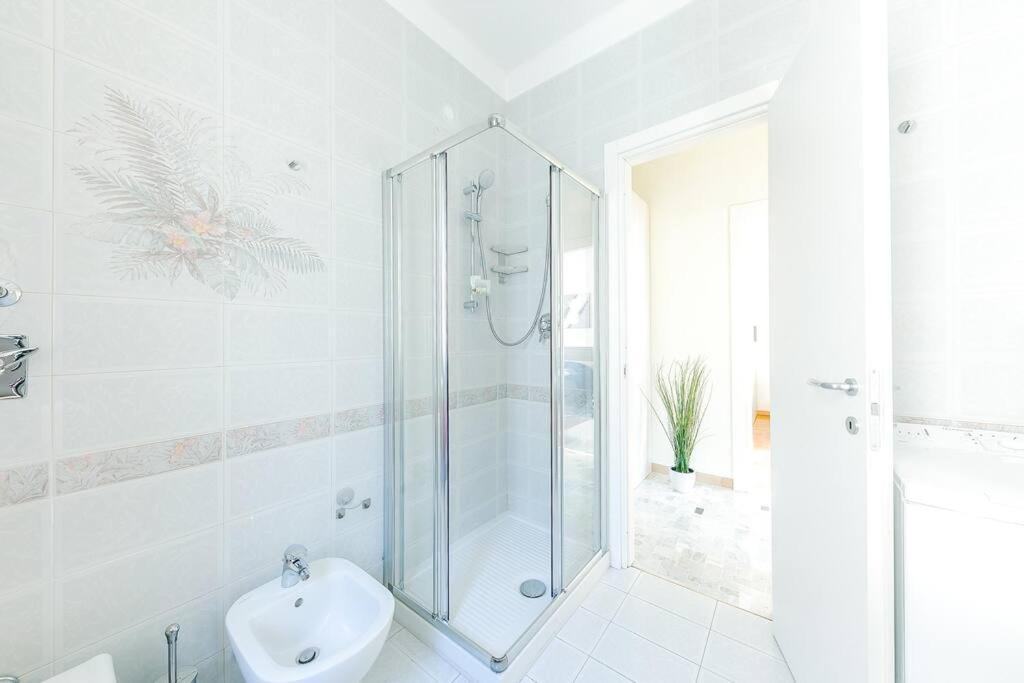 Navigli - Downtown - Duomo Spacious Two Bedroom Apartment - Close To Metro - Ac - Wi-Fi 밀라노 외부 사진