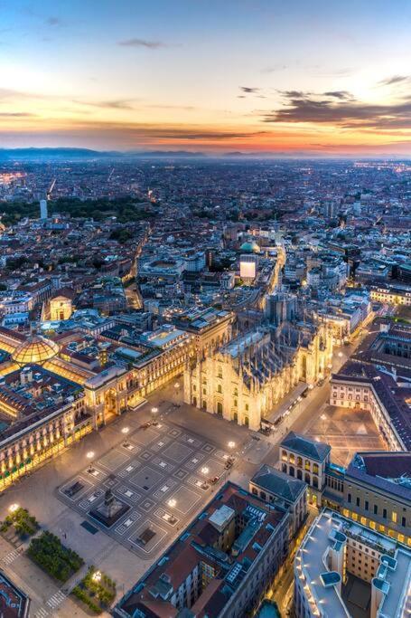 Navigli - Downtown - Duomo Spacious Two Bedroom Apartment - Close To Metro - Ac - Wi-Fi 밀라노 외부 사진