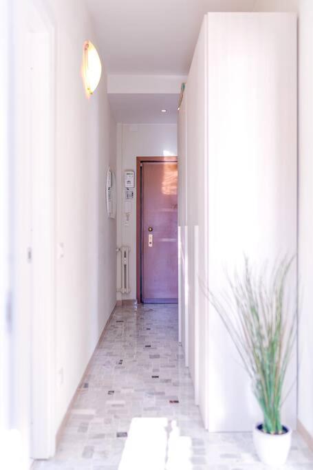 Navigli - Downtown - Duomo Spacious Two Bedroom Apartment - Close To Metro - Ac - Wi-Fi 밀라노 외부 사진
